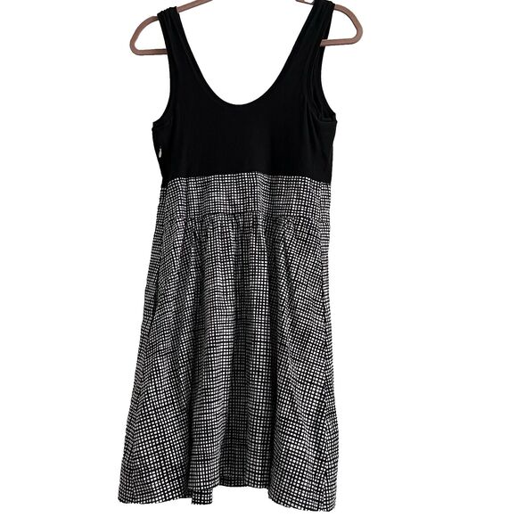 Plaid Skirt Scoop Top Fit and Flare Dress Size 8 Pockets Black and White - Picture 2 of 5